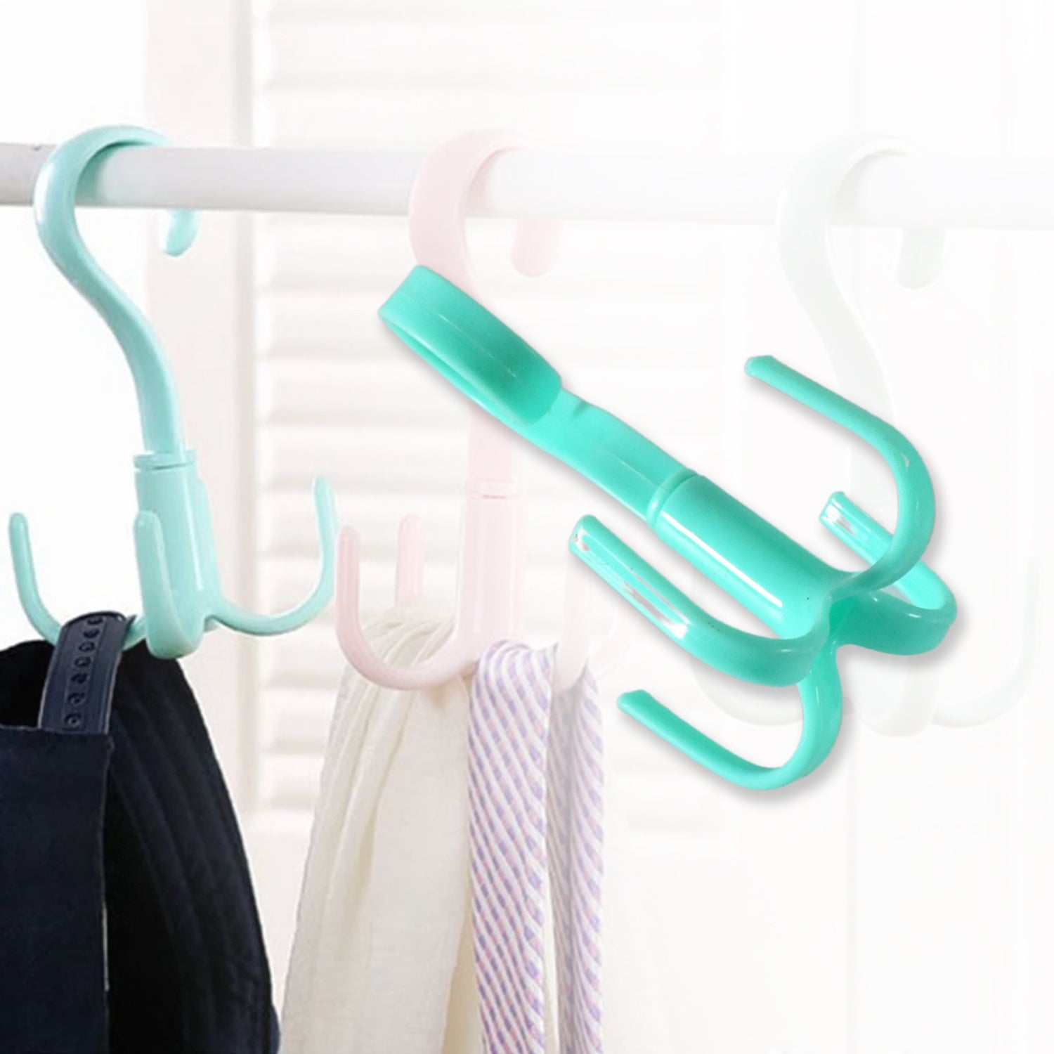 Multi-function handbag rack rotatable design.