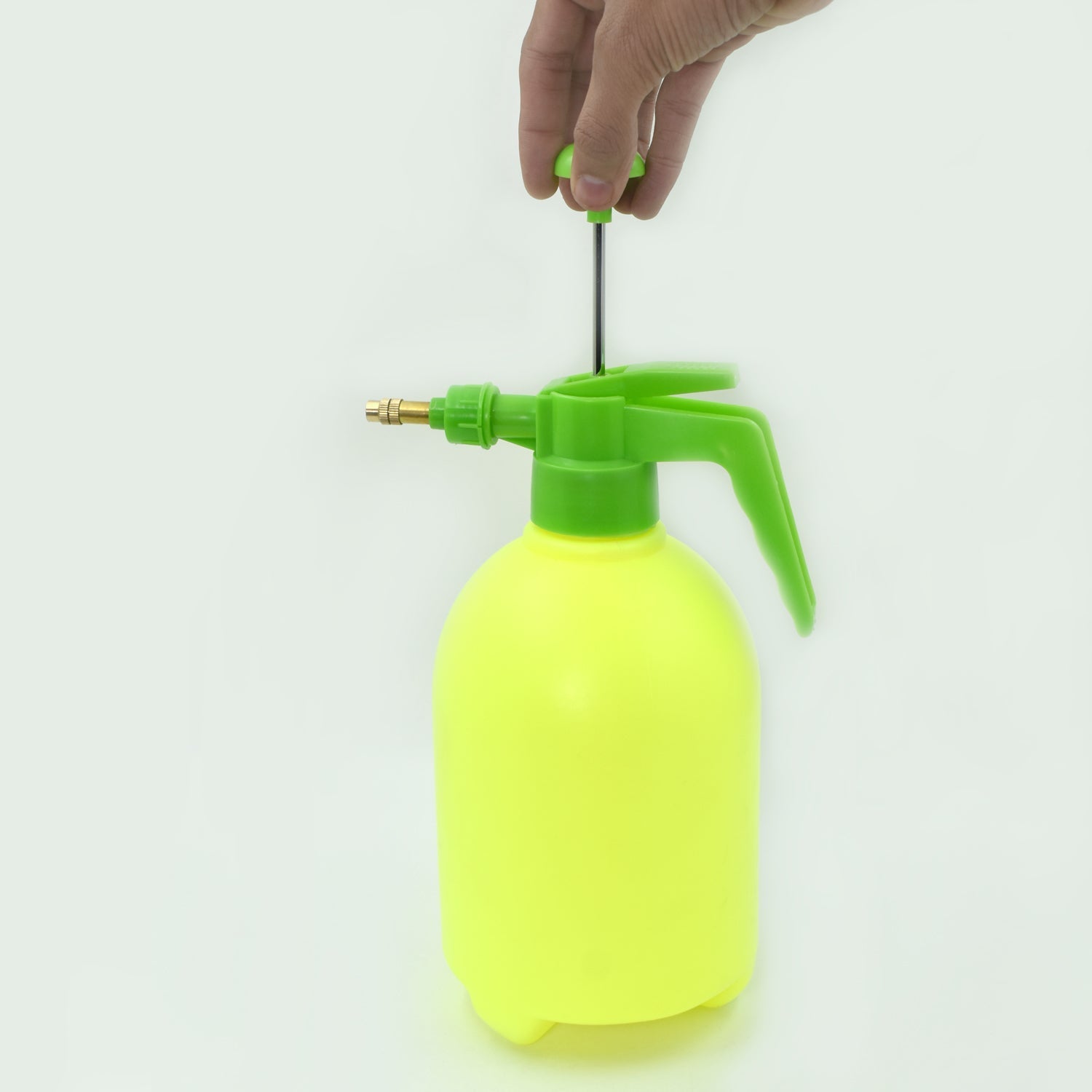 FF garden sprayer for effective use