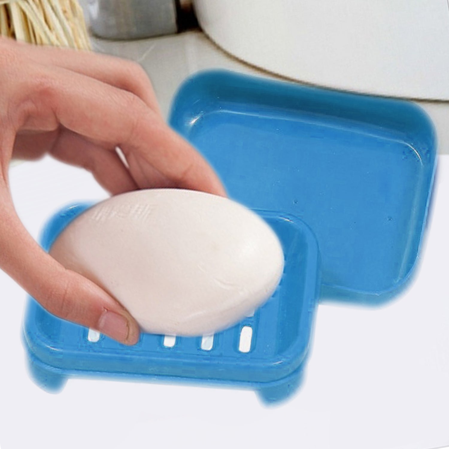 Plastic soap case with cover, prevents soap from becoming soggy.