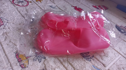 Washable silicone shoe covers for daily use.