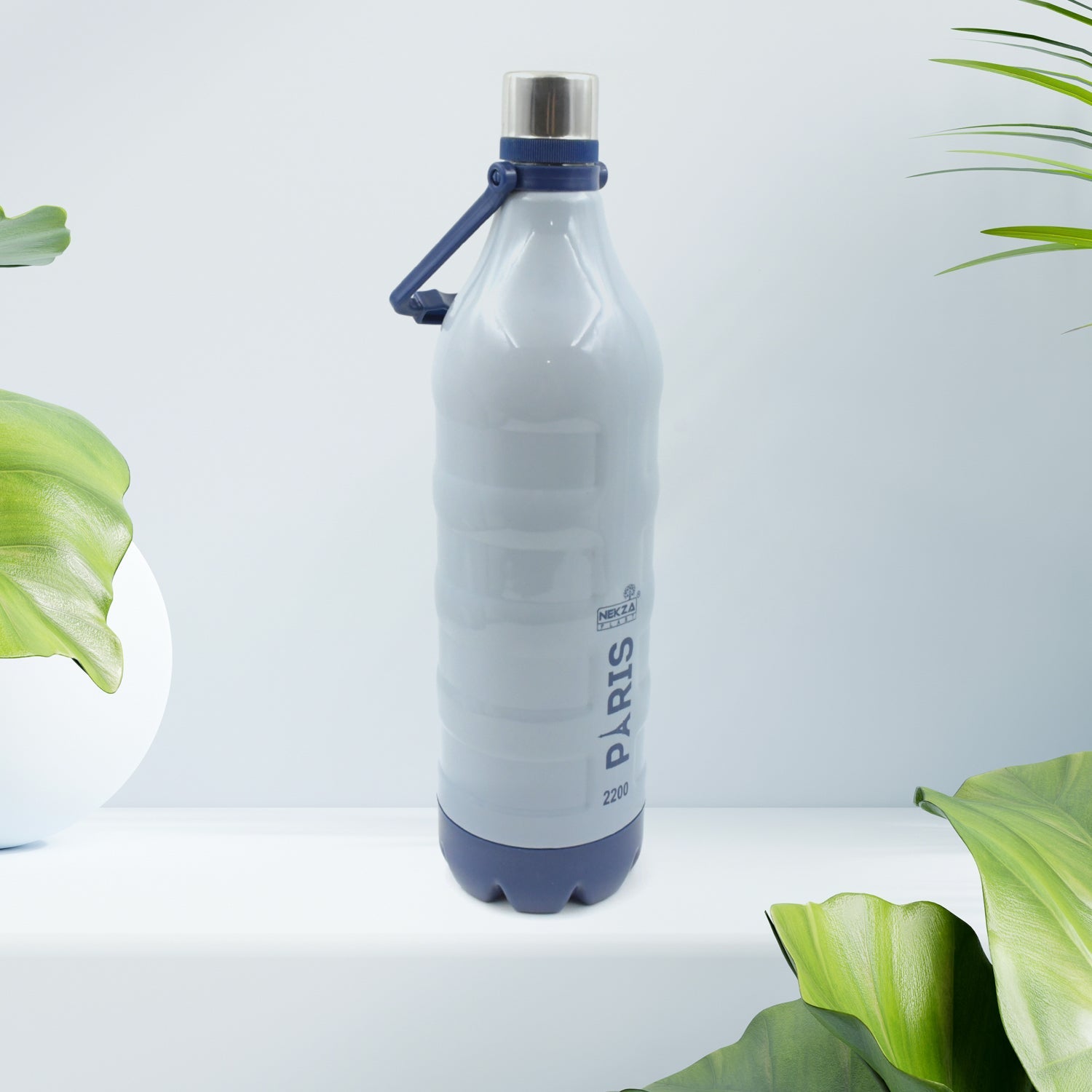 Sports water bottle with BPA-free insulation